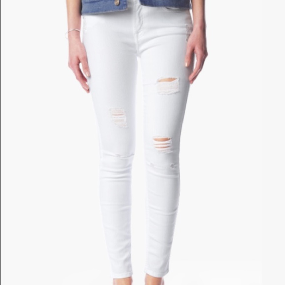 7 For All Mankind white Jeans like new size 27